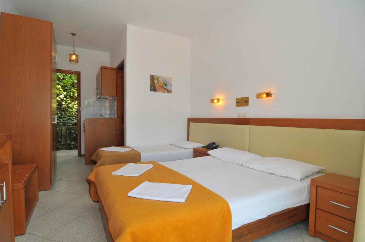 Hotel Emerald Chrysi Ammoudia Bagian luar foto