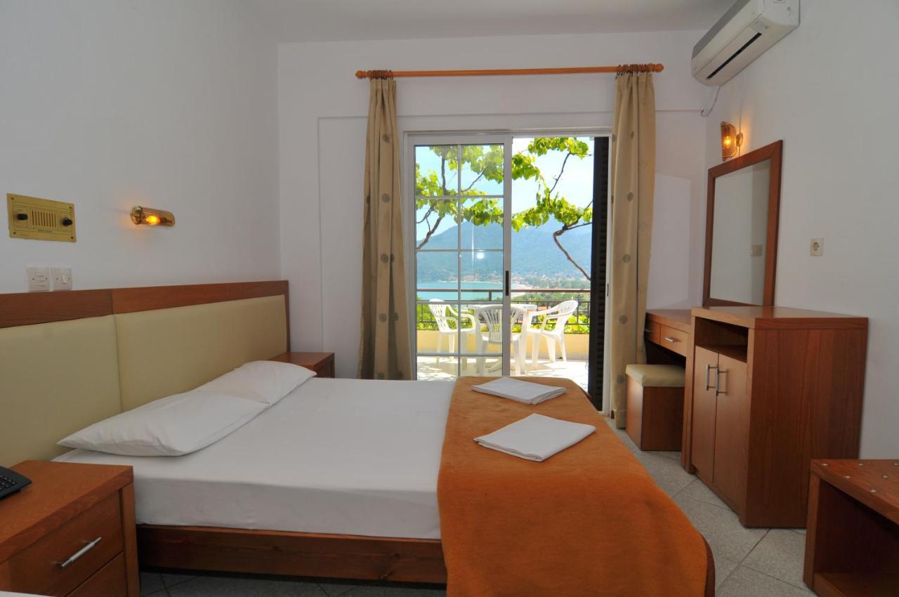 Hotel Emerald Chrysi Ammoudia Bagian luar foto
