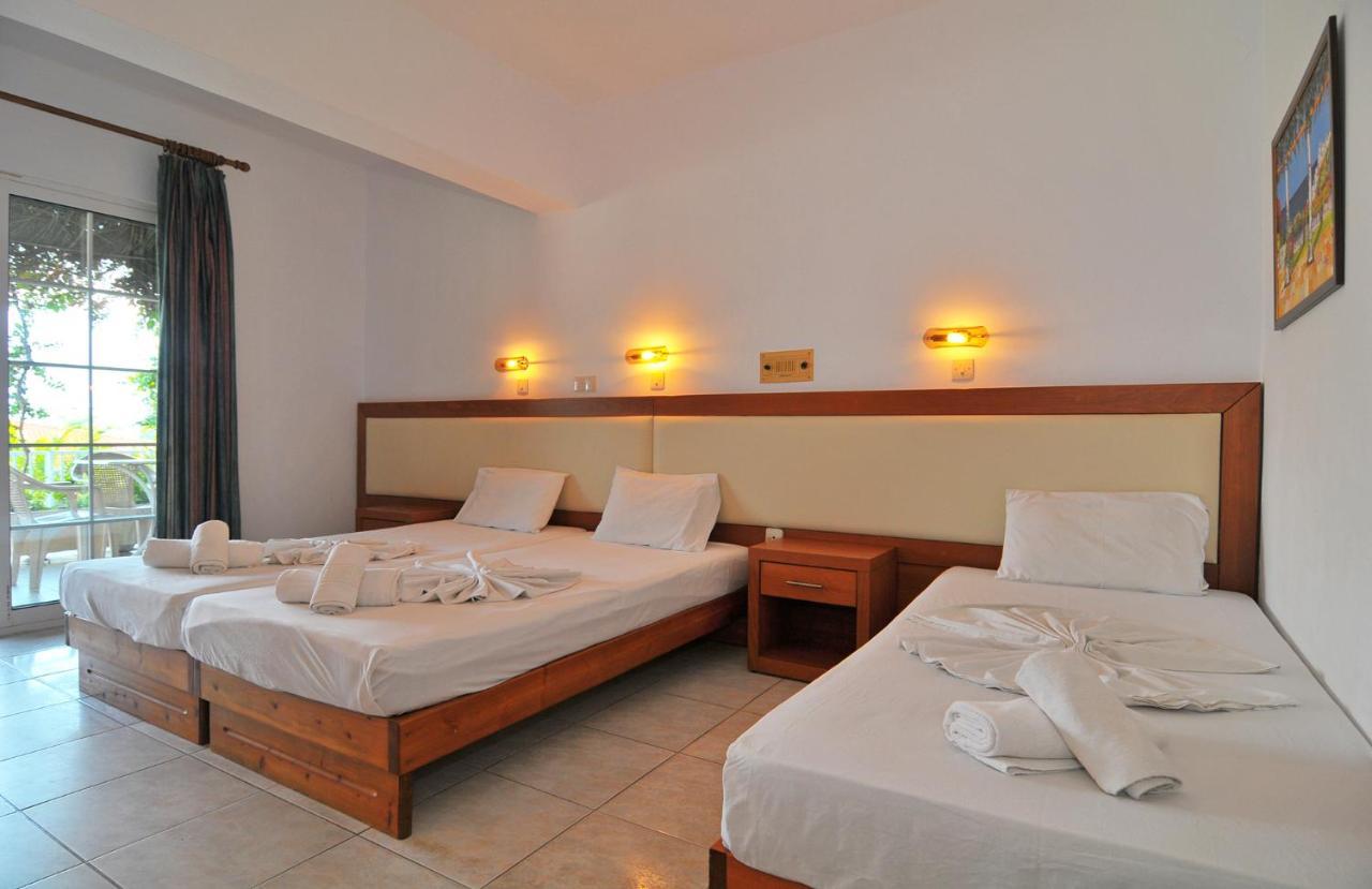 Hotel Emerald Chrysi Ammoudia Bagian luar foto