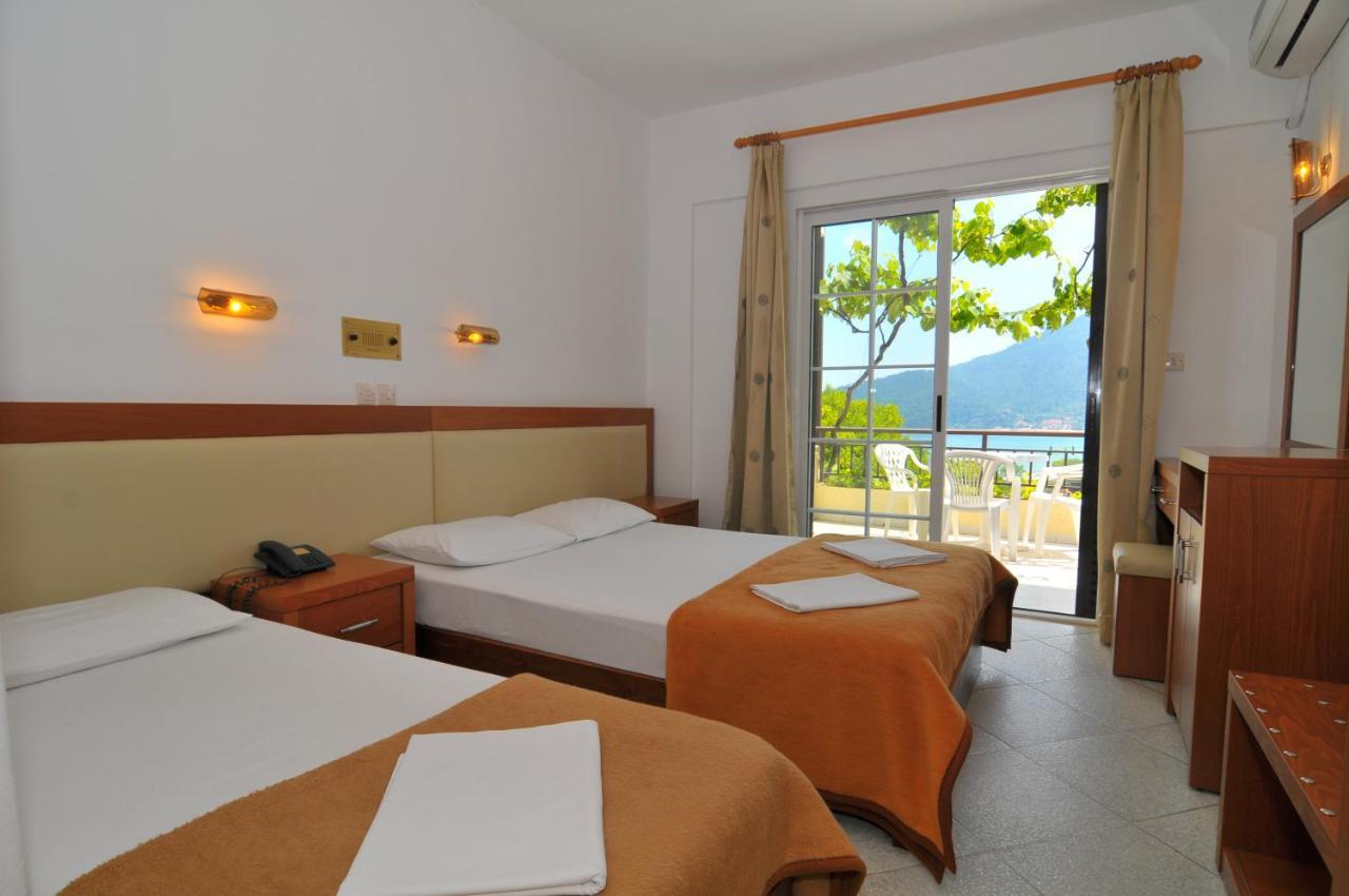 Hotel Emerald Chrysi Ammoudia Bagian luar foto