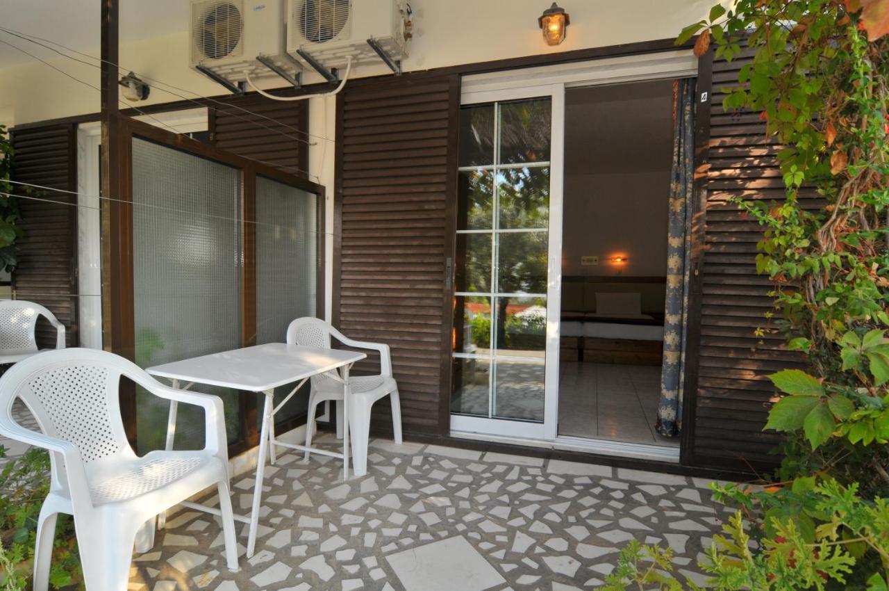 Hotel Emerald Chrysi Ammoudia Bagian luar foto