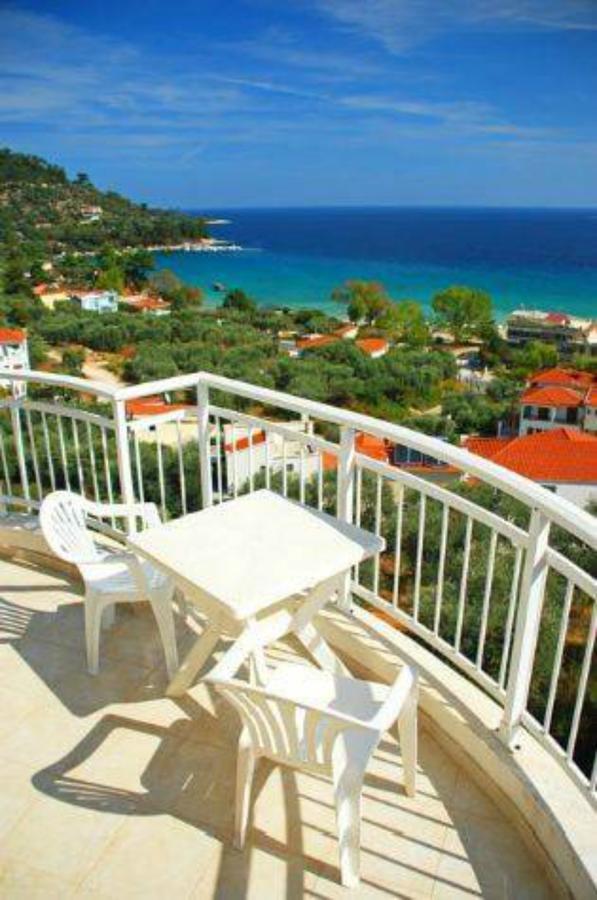Hotel Emerald Chrysi Ammoudia Bagian luar foto