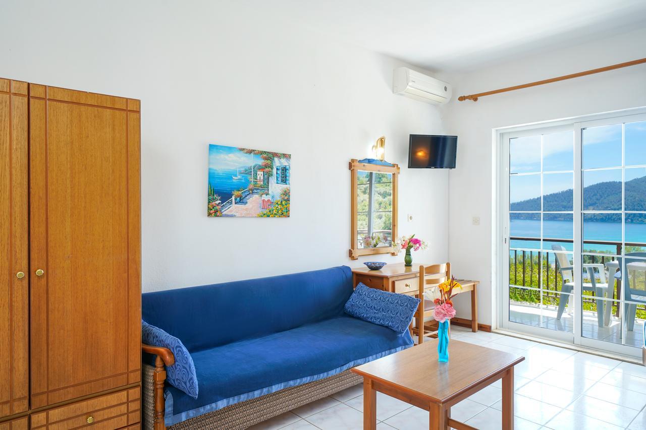 Hotel Emerald Chrysi Ammoudia Bagian luar foto